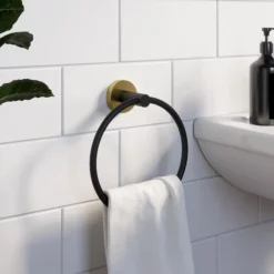 Architeckt Europa Black And Gold Towel Ring